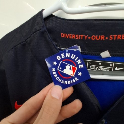 TORONTO BLUE JAYS 2024 CITY CONNECT LIMITED JERSEY - LARGE - BLACK/BLUE/RED image 4