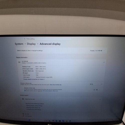 LG ULTRAFINE ERGO 4K UHD MONITOR WITH IPS DISPLAY /HDR 10 / DCI-P3 95% COLOR / USB-C & ADJUSTABLE ERGONOMIC STAND - 32" - BLACK (MODEL: 32UN880K) image 2