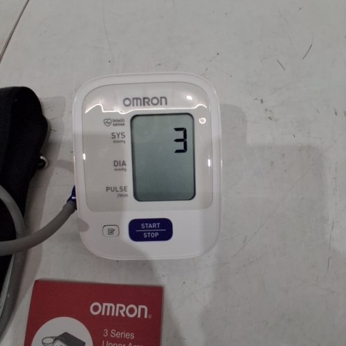 OMRON 3 SERIES BLOOD PRESSURE MONITOR - WHITE - (MODEL: BP7100CAN) image 3