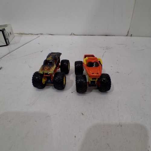 MONSTER JAM MAX D VS EL TORO LOCO MONSTER TRUCKS (MODEL:6064128) image 3