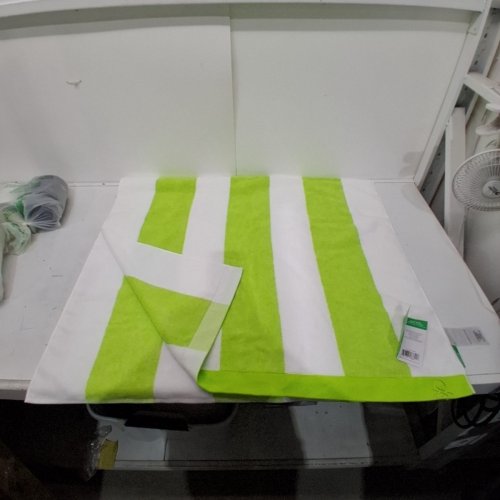 UNITED COLORS OF BENETTON BEACH TOWEL - 35" X 63" - LIME GREEN/WHITE (MODEL: 2040372) image 2