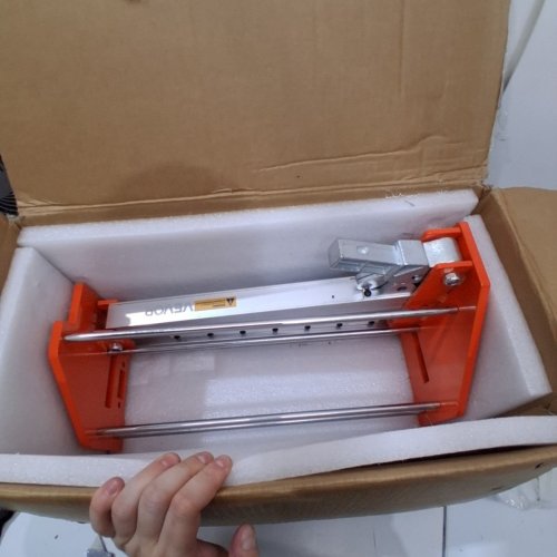 VEVOR 12MM MAX VINYL FLOOR CUTTER WITH TELESCOPING SUPPORT PLATE -12" image 3