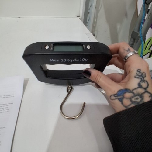 BRISKYLOOM LUGGAGE SCALE - 50KG MAX CAPACITY, 10G INCREMENTS - BLACK image 4