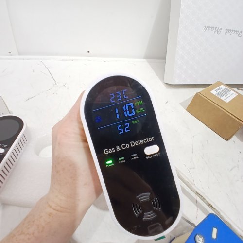 2PK KH ALERT PLUG IN 4 IN 1 CARBON MONOXIDE, NATURAL GAS ,TEMPERATURE AND HUMIDITY DETECTOR - BLACK/WHITE (MODEL: KH158) image 2