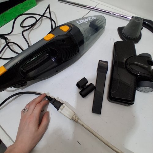 EUREKA HOME 3-IN-1 LIGHTWEIGHT MULTI SURFACE STICK VACUUM CLEANER/HANDHELD VAC - BLAZE BLACK (MODEL: NES212C) image 2