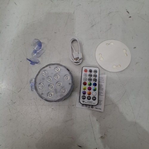 RECHARGEABLE SUBMERSIBLE POOL LIGHT WITH REMOTE - MULTICOLOR image 3