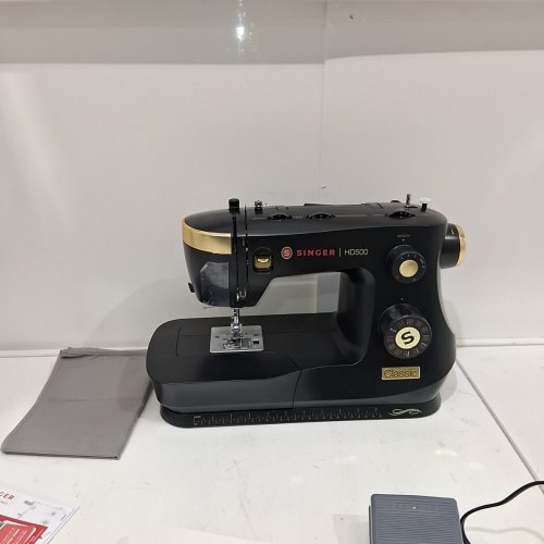 SINGER HEAVY DUTY 500 CLASSIC SEWING MACHINE WITH 23 BUILT-IN STITCHES - BLACK/GOLD (MODEL: HD500) image 4