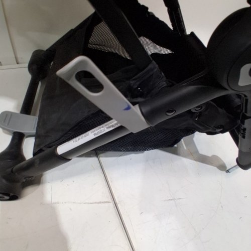 MAXI-COSI LARA ULTRACOMPACT STROLLER - ESSENTIAL BLACK (MODEL: 01323CFNA) image 5