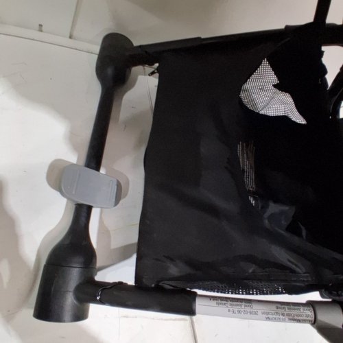 MAXI-COSI LARA ULTRACOMPACT STROLLER - ESSENTIAL BLACK (MODEL: 01323CFNA) image 6