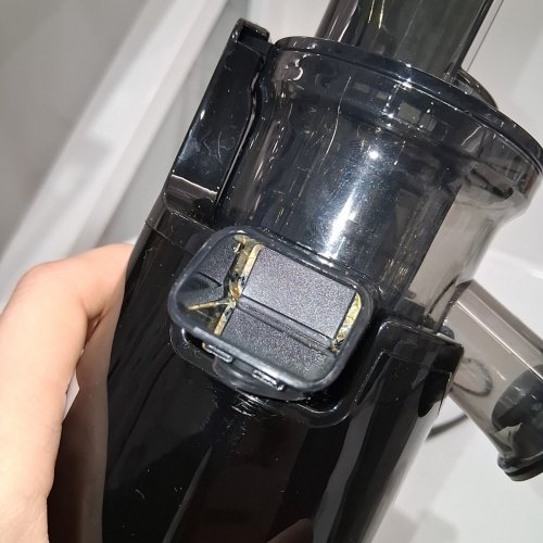 ELITE GOURMET COMPACT SPACE-SAVING COLD PRESS SLOW JUICER WITH CUPS AND CLEANING BRUSH - BLACK (MODEL: EJX600) image 4