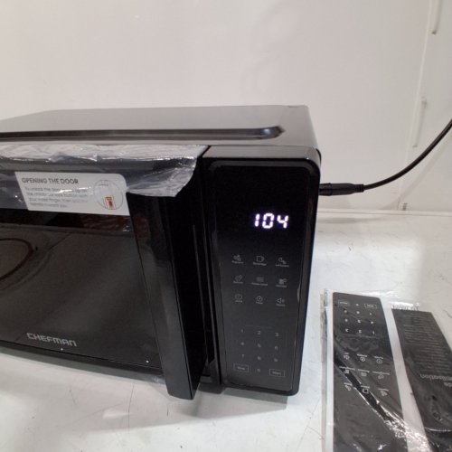 CHEFMAN COUNTERTOP MICROWAVE OVEN - 0.7 CU. FT - BLACK (MODEL: RJ55-7-V2-CA) image 2