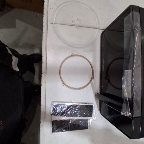 CHEFMAN COUNTERTOP MICROWAVE OVEN - 0.7 CU. FT - BLACK (MODEL: RJ55-7-V2-CA) image 4