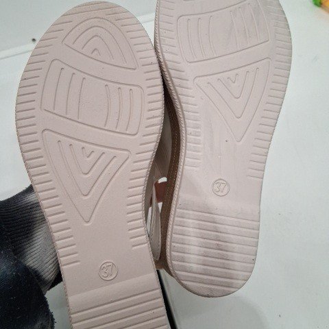 WOMEN'S WEDGE SANDALS - SIZE 7 (37) - WHITE /BEIGE image 3