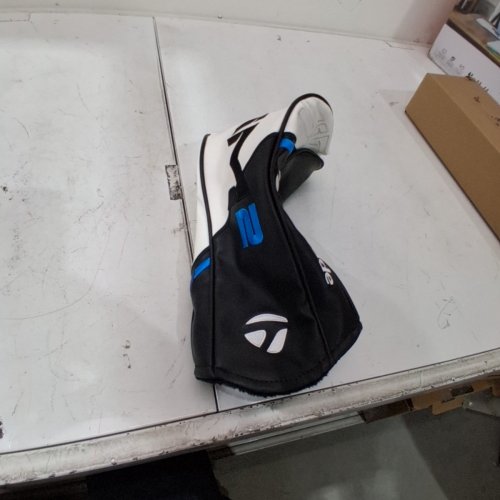 TAYLOR MADE SIM 2 DRIVER HEAD COVER - BLACK / WHITE (MODEL: N9116801) image 2