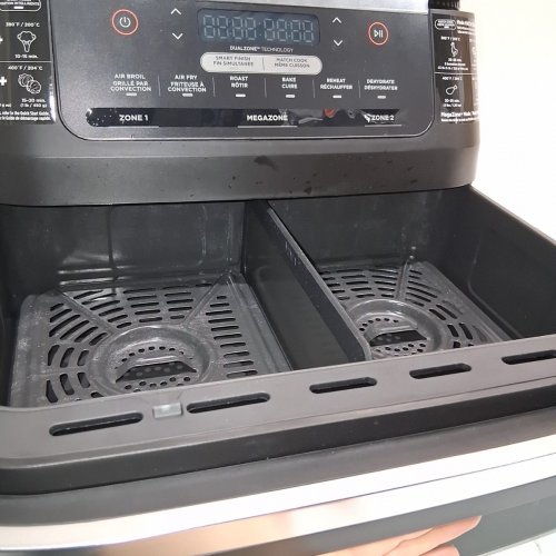 NINJA FOODI 6-IN-1 DUALZONE FLEXBASKET AIR FRYER - 7QT MEGA ZONE - BLACK (MODEL: DZ071C) image 4