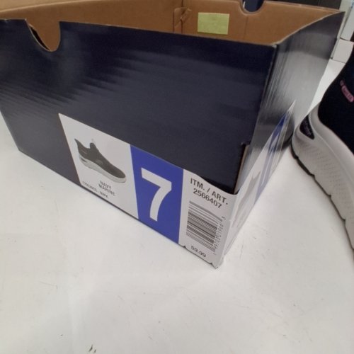 SKECHERS SWIFT FIT SHOES - SIZE 7 - NAVY (ITEM: 2566407) image 2