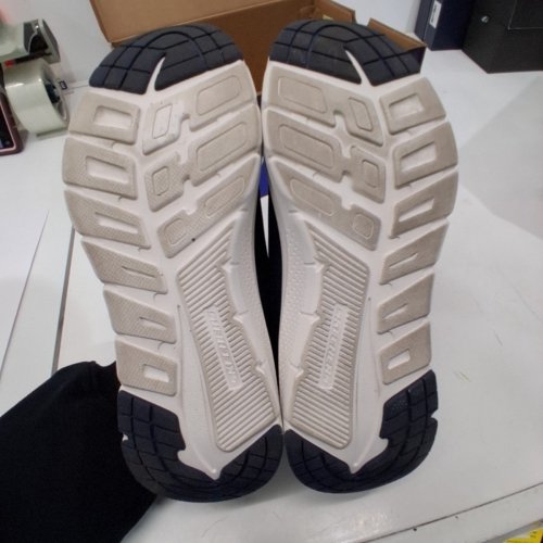 SKECHERS SWIFT FIT SHOES - SIZE 7 - NAVY (ITEM: 2566407) image 4
