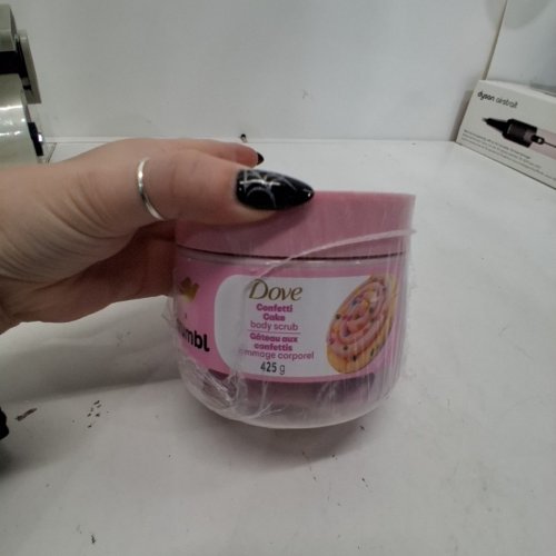 DOVE X CRUMBL CONFETTI CAKE BODY SCRUB- 425G image 3