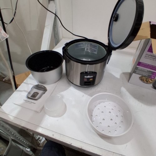 SALTON AUTOMATIC RICE COOKER WITH FOOD STEAMING BASKET - 8CUP - STAINLESS (MODEL: RC2027) image 3