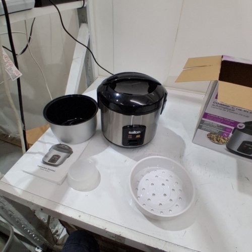 SALTON AUTOMATIC RICE COOKER WITH FOOD STEAMING BASKET - 8CUP - STAINLESS (MODEL: RC2027) image 4
