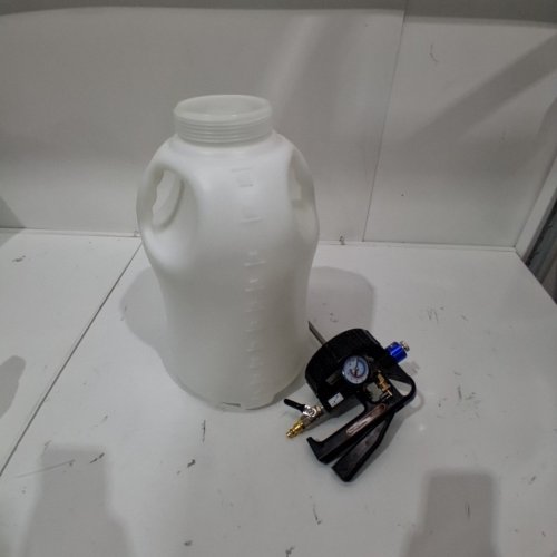 FOUR UNCLES PNEUMATIC TRANSMISSION FLUID TRANSFER PUMP/EXTRACTION DISPENSER WITH PRESSURE GAUGE - 10L - WHITE image 2
