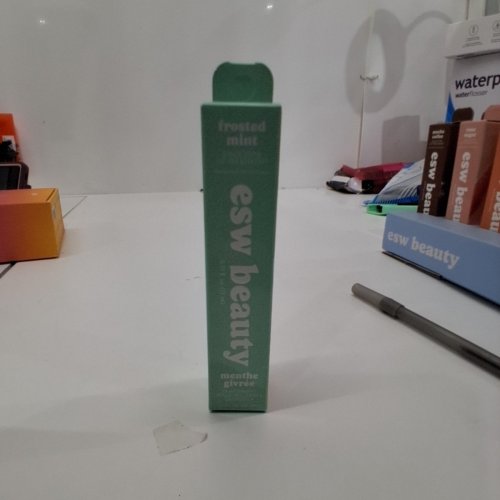 ESW BEAUTY FROSTED MINT SHIMMER SMOOTHIE LIP TREATMENT - 15 ML image 4