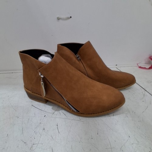 WOMENS ANKLE HIGH CHUNKY HEEL BOOTS - SIZE: 9 - BROWN image 2