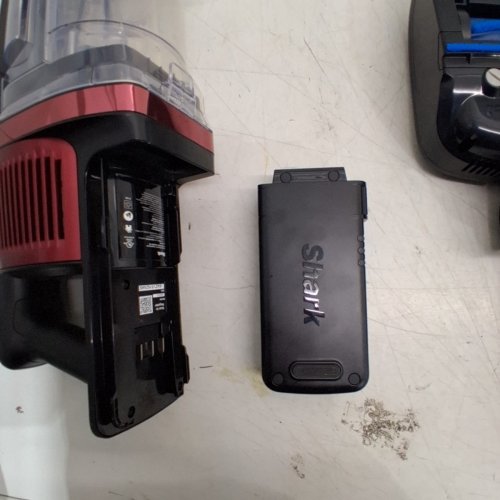 SHARK VERTEX PRO CORDLESS STICK VACUUM WITH IQ DISPLAY, DUOCLEAN POWERFINS AND MULTIFLEX - BLACK/RED (MODEL: IZ662H) image 7