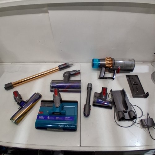 DYSON PISTON ANIMAL SUBMARINE V16 CORDLESS VACUUM WITH ATTACHMENTS (MODEL: DS60) image 6