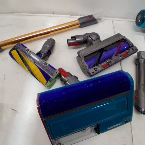 DYSON PISTON ANIMAL SUBMARINE V16 CORDLESS VACUUM WITH ATTACHMENTS (MODEL: DS60) image 8