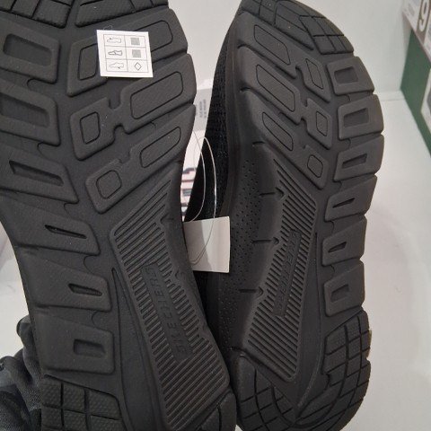 MENS SKETCHERS ARCH COMFY 2.0 SNEAKER - SIZE 8 - BLACK (STYLE: 1998908) image 3