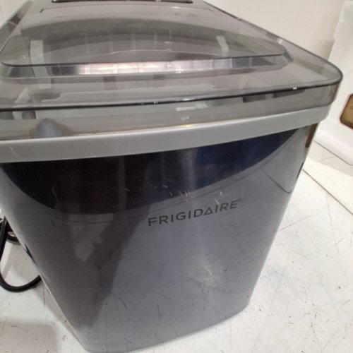 FRIGIDAIRE SELF-CLEANING COUNTERTOP ELECTRIC ICE MAKER - MAKES 26LBS OF ICE/DAY - BLACK (MODEL: EFIC120-BLKSS-SC) image 6
