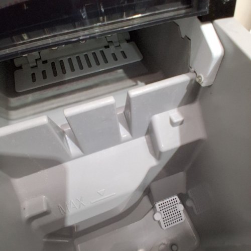 FRIGIDAIRE SELF-CLEANING COUNTERTOP ELECTRIC ICE MAKER - MAKES 26LBS OF ICE/DAY - BLACK (MODEL: EFIC120-BLKSS-SC) image 8