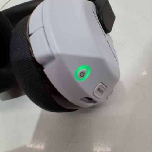 TURTLE BEACH STEALTH 600 GEN 3 WIRELESS MULTIPLATFORM AMPLIFIED GAMING HEADSET FOR PS5, PS4, PC, NINTENDO SWITCH – BLUETOOTH, 80-HR BATTERY, NOISE-CANCELLING FLIP-TO-MUTE MIC – WHITE - (MODEL: TBS-3102-15) image 4