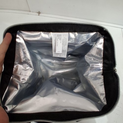 IGLOO LUXE COOLER/LUNCH BAG - 9 CANS MAX CAPACITY - BLACK/SILVER (MODEL: 2014223) image 4