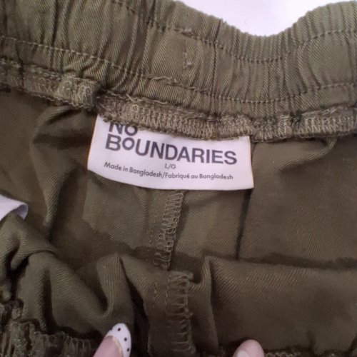 WOMENS NO BOUNDARIES SHORTS - LARGE - OLIVE GREEN image 2