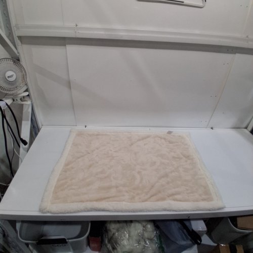 SOFT FLUFFY FLEECE PET BLANKET - 38" X 26" - CREAM image 3