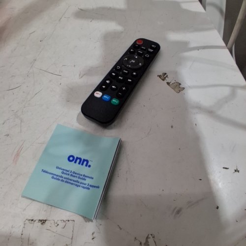 ONN. 3-DEVICE UNIVERSAL REMOTE CONTROL - COMPATIBLE WITH ALL MAJOR BRANDS - BLACK image 2