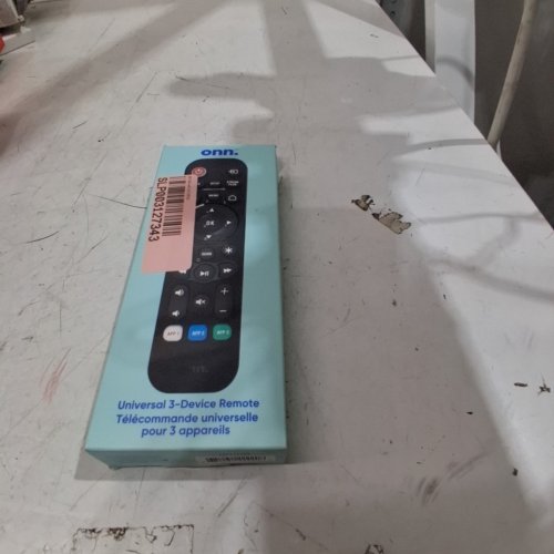 ONN. 3-DEVICE UNIVERSAL REMOTE CONTROL - COMPATIBLE WITH ALL MAJOR BRANDS - BLACK image 3