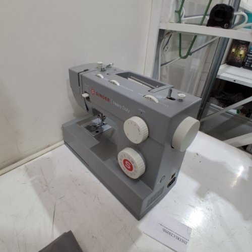 SINGER HEAVY DUTY PEDDLE OPERATED BUILT-IN NEEDLE THREADER SEWING MACHINE - 120 V, 0.7 AMP - GRAY (MODEL: 4452) image 5