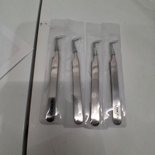4PK THE PINK FOX BEAUTY GROOMING TOOLS - SILVER image 2