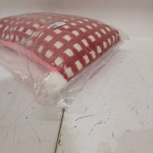 DECORATIVE LUMBAR SHERPA PILLOW - 19" X 14" - RED/WHITE image 3