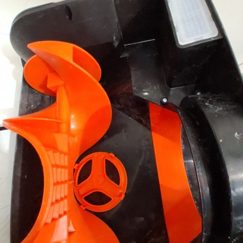 MAXLANDER CORDED ELECTRIC SNOW BLOWER WITH A 180° ADJUSTABLE CHUTE - 20" - BLACK/ORANGE (MODEL: SPEG09) image 3