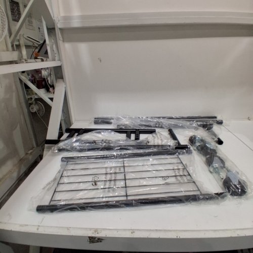 GARMENT RACK WITH WHEELS image 2