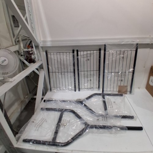 GARMENT RACK WITH WHEELS image 3
