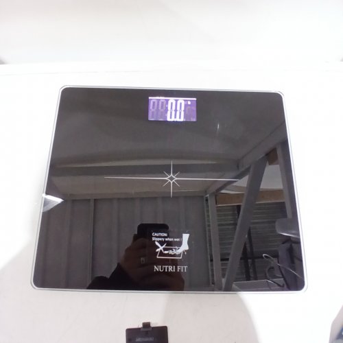 NUTRI FIT DIGITAL BATHROOM SCALE - 400 LBS MAX CAPACITY - BLACK (MODEL: EB9213H) image 2