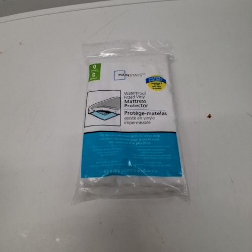 MAINSTAYS WATERPROOF FITTED VINYL MATTRESS PROTECTOR - QUEEN - WHITE image 4