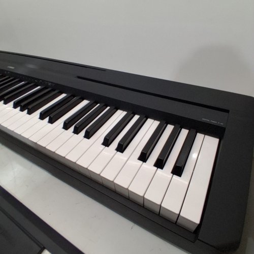 YAMAHA PORTABLE SLIM DIGITAL PIANO/KEYBOARD FOR BEGINNERS WITH BLUETOOTH, WEIGHTED KEYS AND ACCESSORIES - 88 KEYS - BLACK/WHITE (MODEL: P-145BT) image 5
