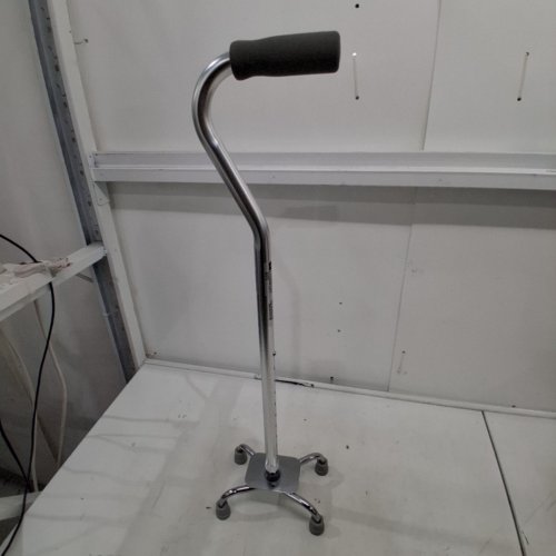 MEDLINE ALUMINUM EXTENDABLE QUAD CANE WITH SMALL BASE AND OFFSET HANDLE - 300LB MAX - 30"-39" - CHROME (MODEL: MDS86222CHR) image 2