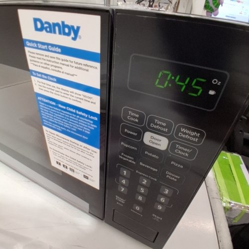 DANBY COUNTERTOP MICROWAVE - 0.7 CU.FT. - BLACK (MODEL: DBMW0721BBB) image 2